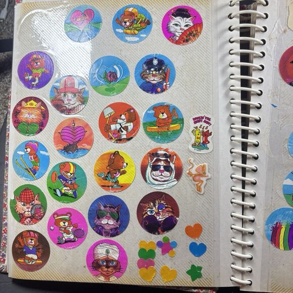 HUGE Vtg 1980s Sticker Album Lot 400+ SCRATCH N SNIFF Puffy Mello Smellos Rare I - Picture 5 of 16